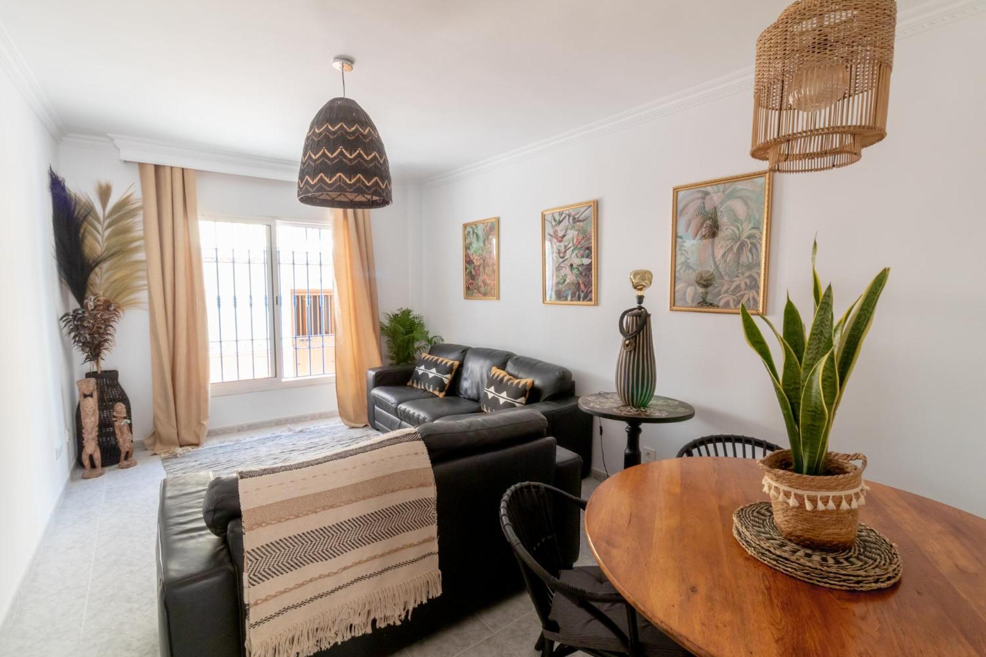 Las Flores Apartments نيرخا المظهر الخارجي الصورة