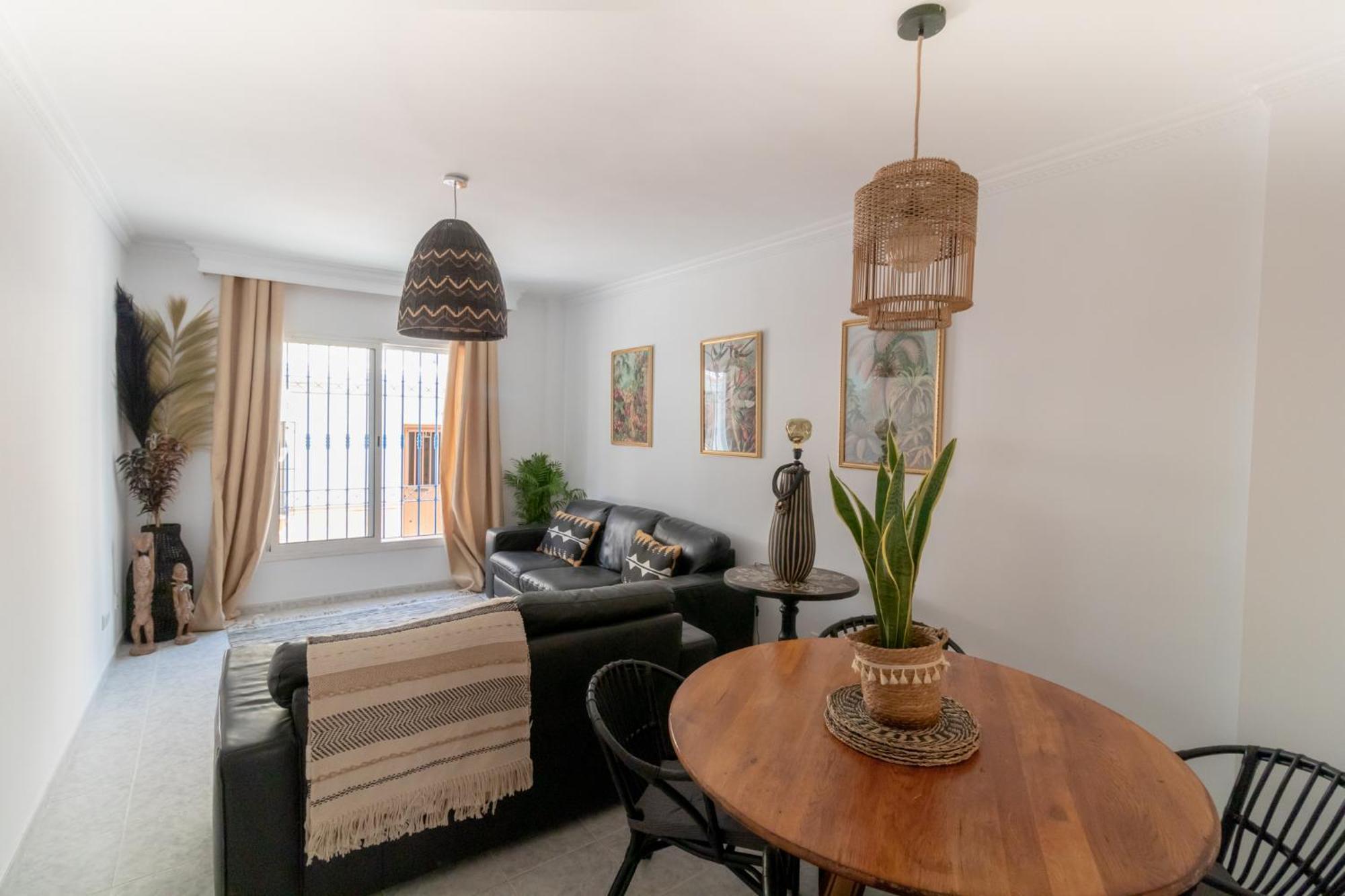 Las Flores Apartments نيرخا المظهر الخارجي الصورة
