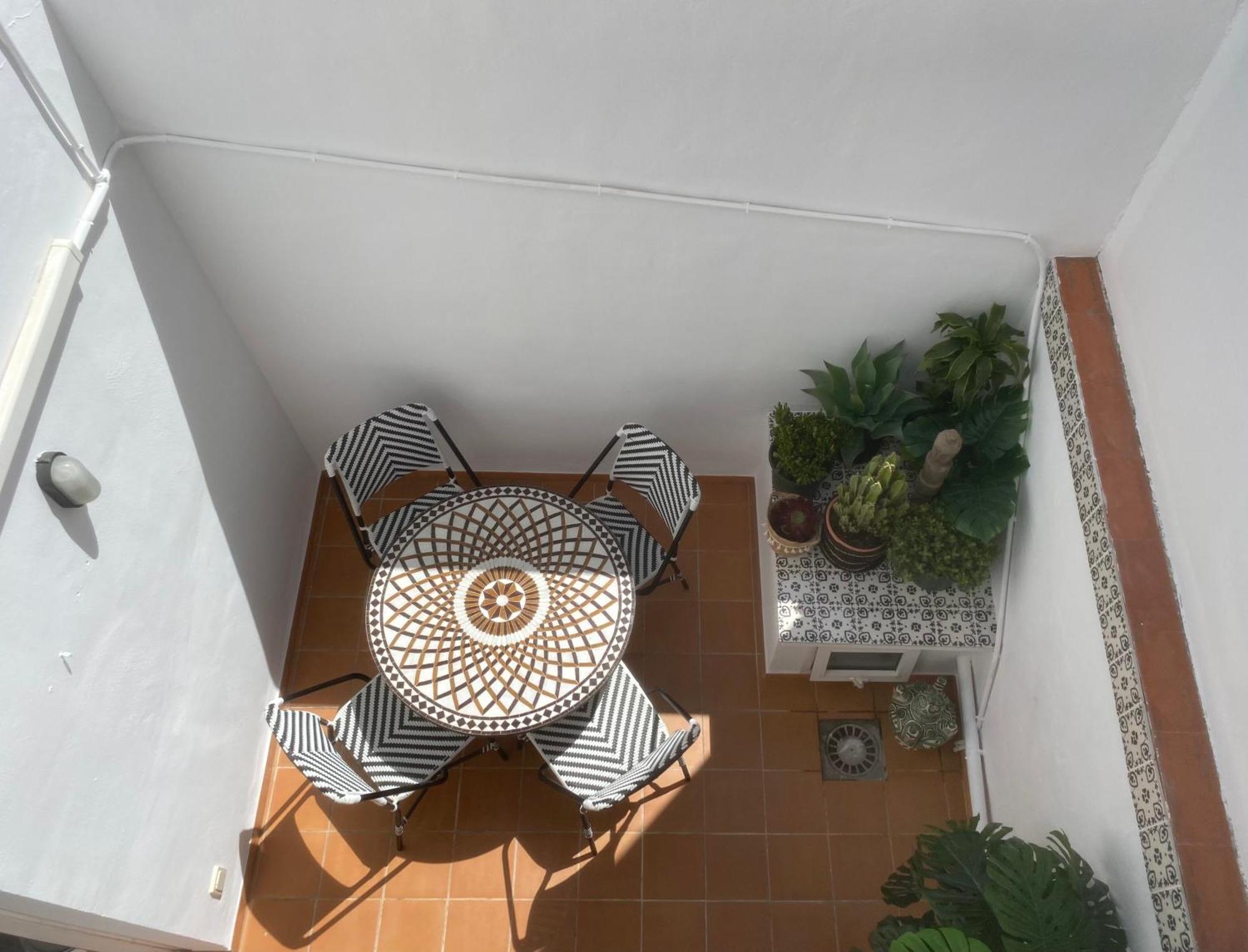 Las Flores Apartments نيرخا المظهر الخارجي الصورة